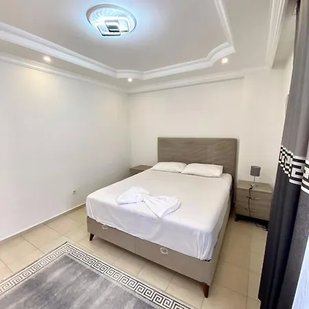 Zerrin Hanim - 1 Minute From Kleopatra Beach شقة ألانيا